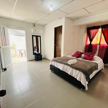 Urbanizacion Buenavista - Av Crisanto Luque Hotel Cartagena Exterior foto